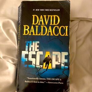 THE ESCAPE  by DAVID BALDUCCI  Best Seller PB GUC